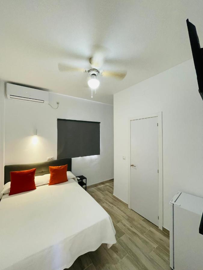 Micaela Charming Hostal Torremolinos Exterior foto