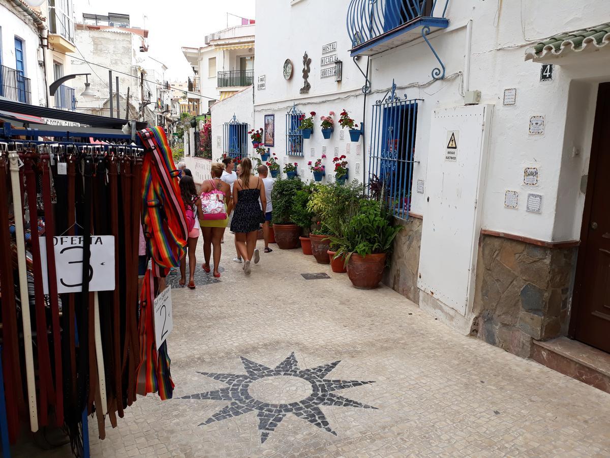 Micaela Charming Hostal Torremolinos Exterior foto