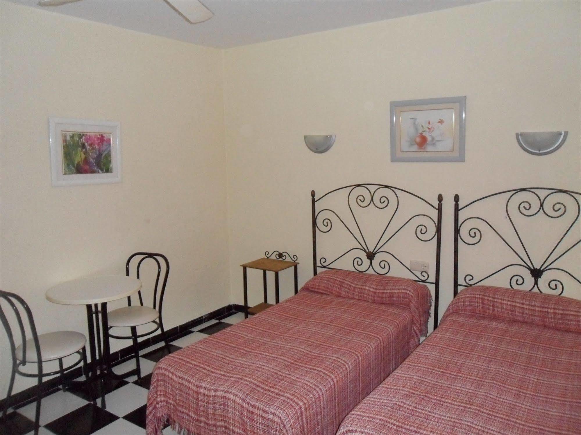 Micaela Charming Hostal Torremolinos Exterior foto